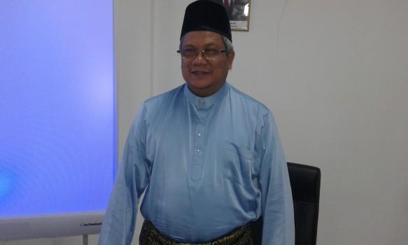 Prof Syafsir Akhlus Kembali Pimpim UMRAH Tanjungpinang